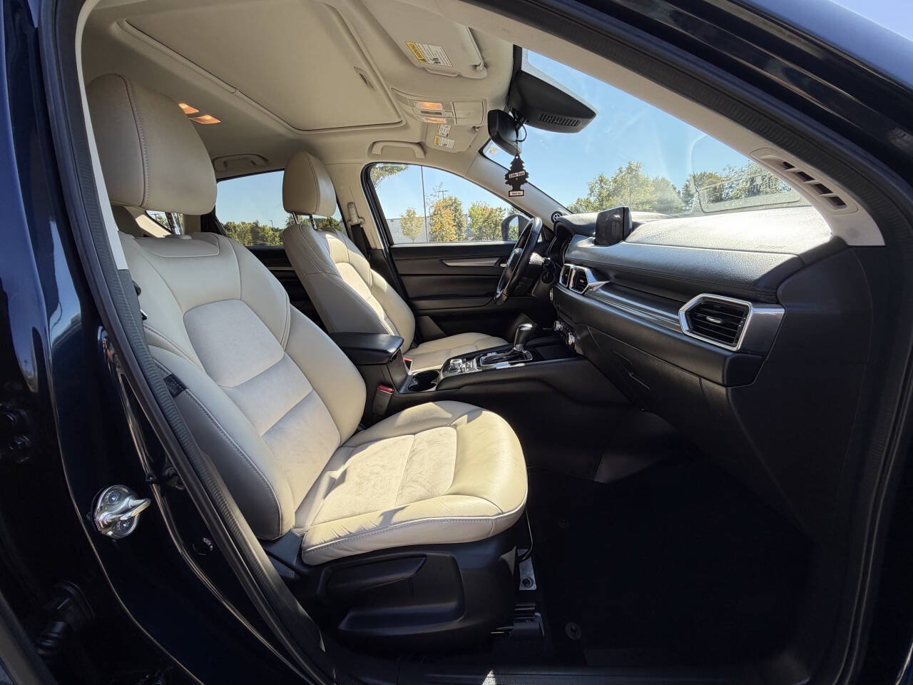 Used 2018 MAZDA CX-5 Touring w/ Preferred Equipment Package AWD/4WD image 16
