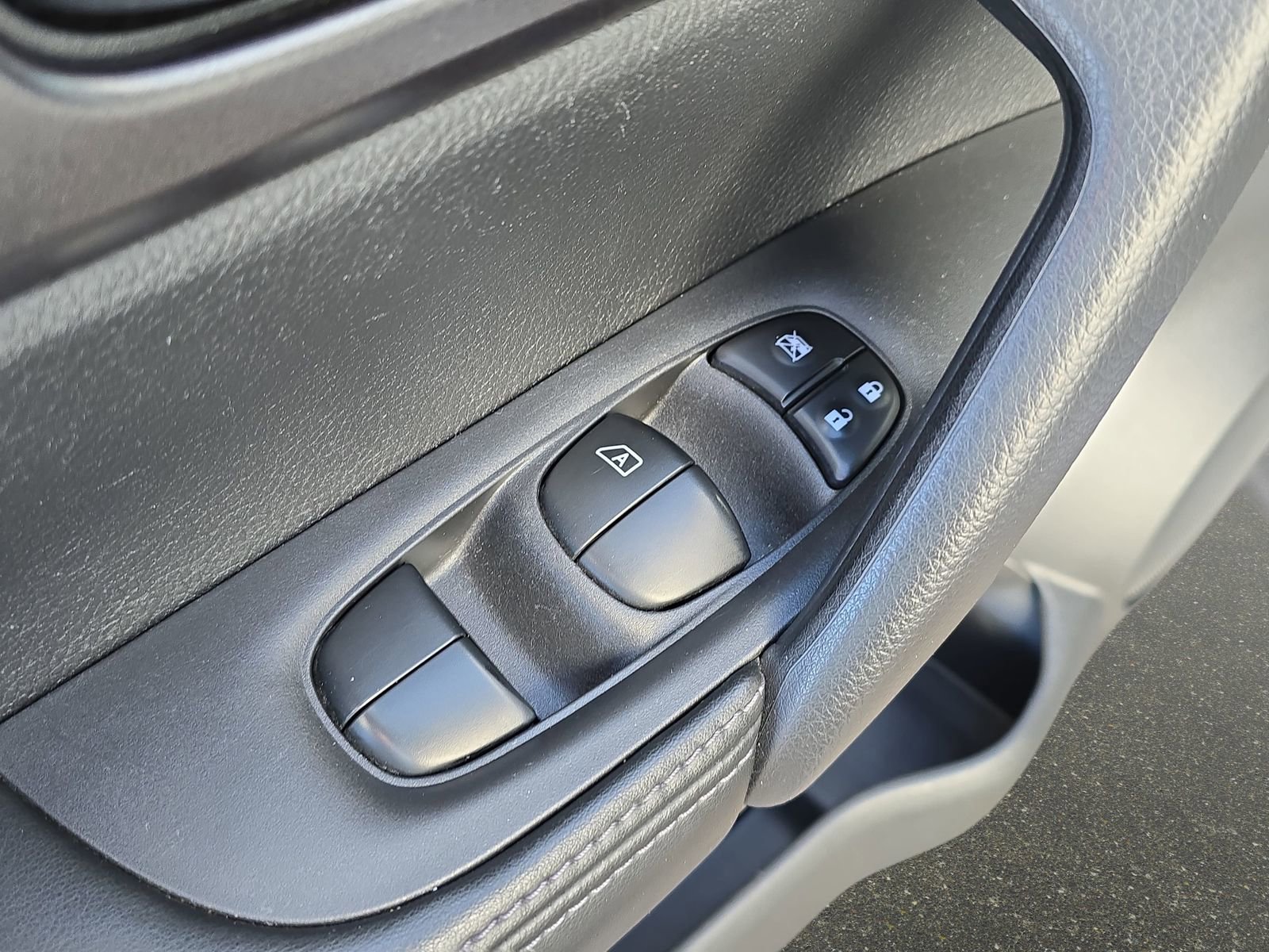 Used 2020 Nissan Rogue Sport S AWD/4WD image 28