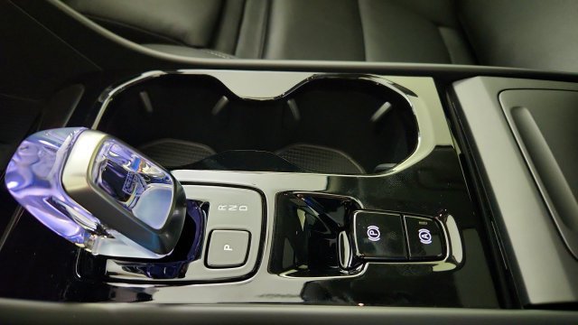 New 2026 Volvo XC40 B5 Plus w/ Protection Package Premier AWD/4WD image 17