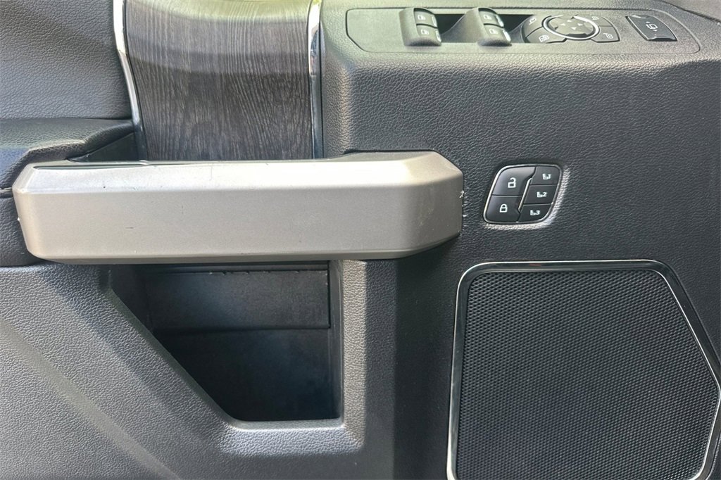 Used 2020 Ford F350 Lariat w/ Chrome Package image 12