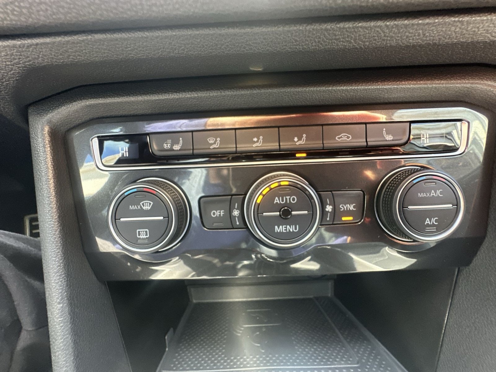 Used 2021 Volkswagen Tiguan SEL Premium R-Line AWD/4WD image 28