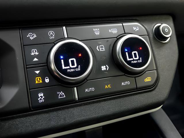 Used 2023 Land Rover Defender 90 S AWD/4WD image 18