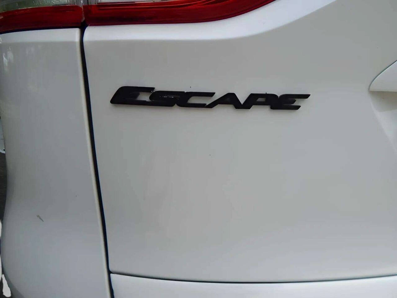 Used 2016 Ford Escape SE AWD/4WD image 34