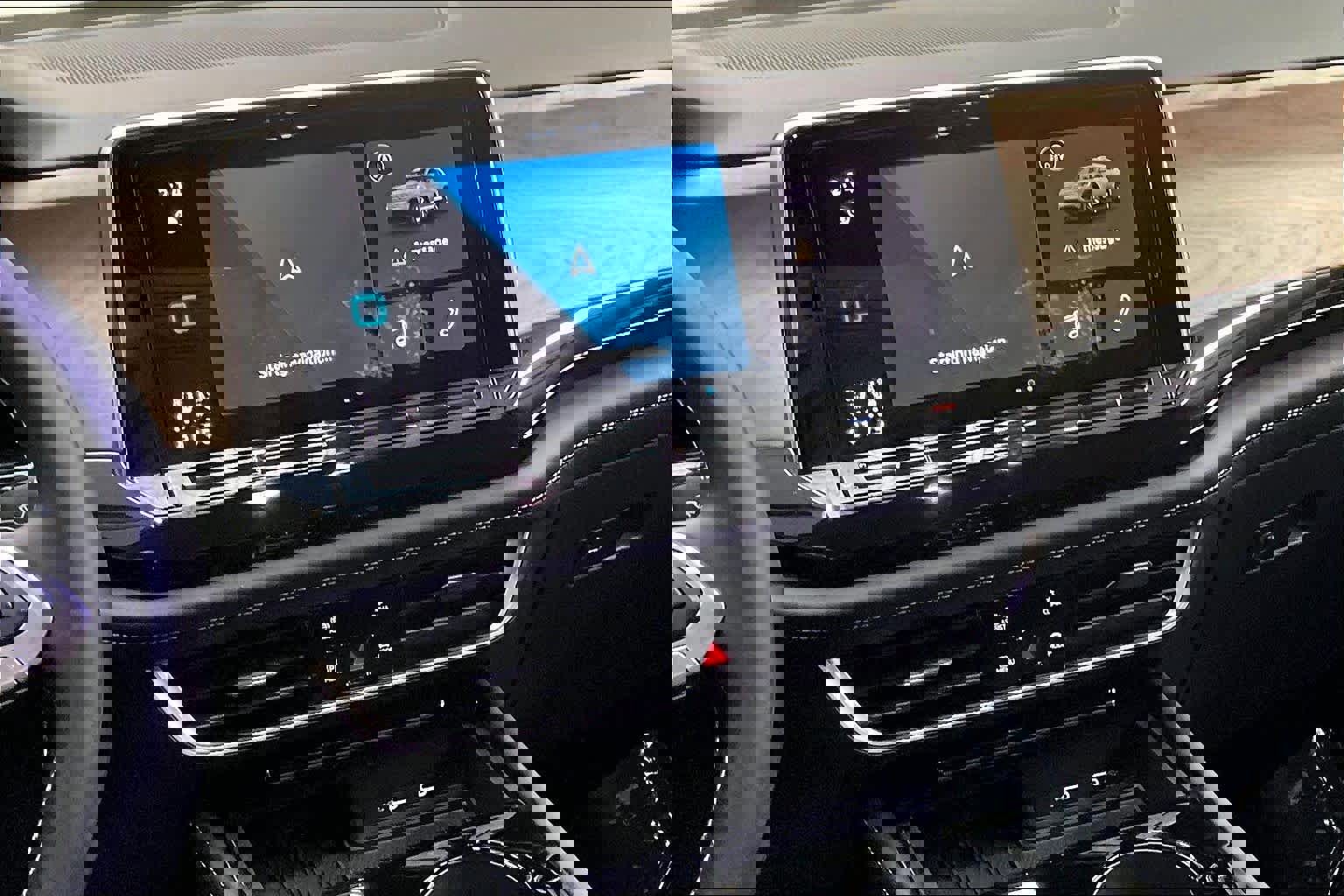 Used 2025 Volkswagen Atlas SE w/ Black Wheel Package image 9