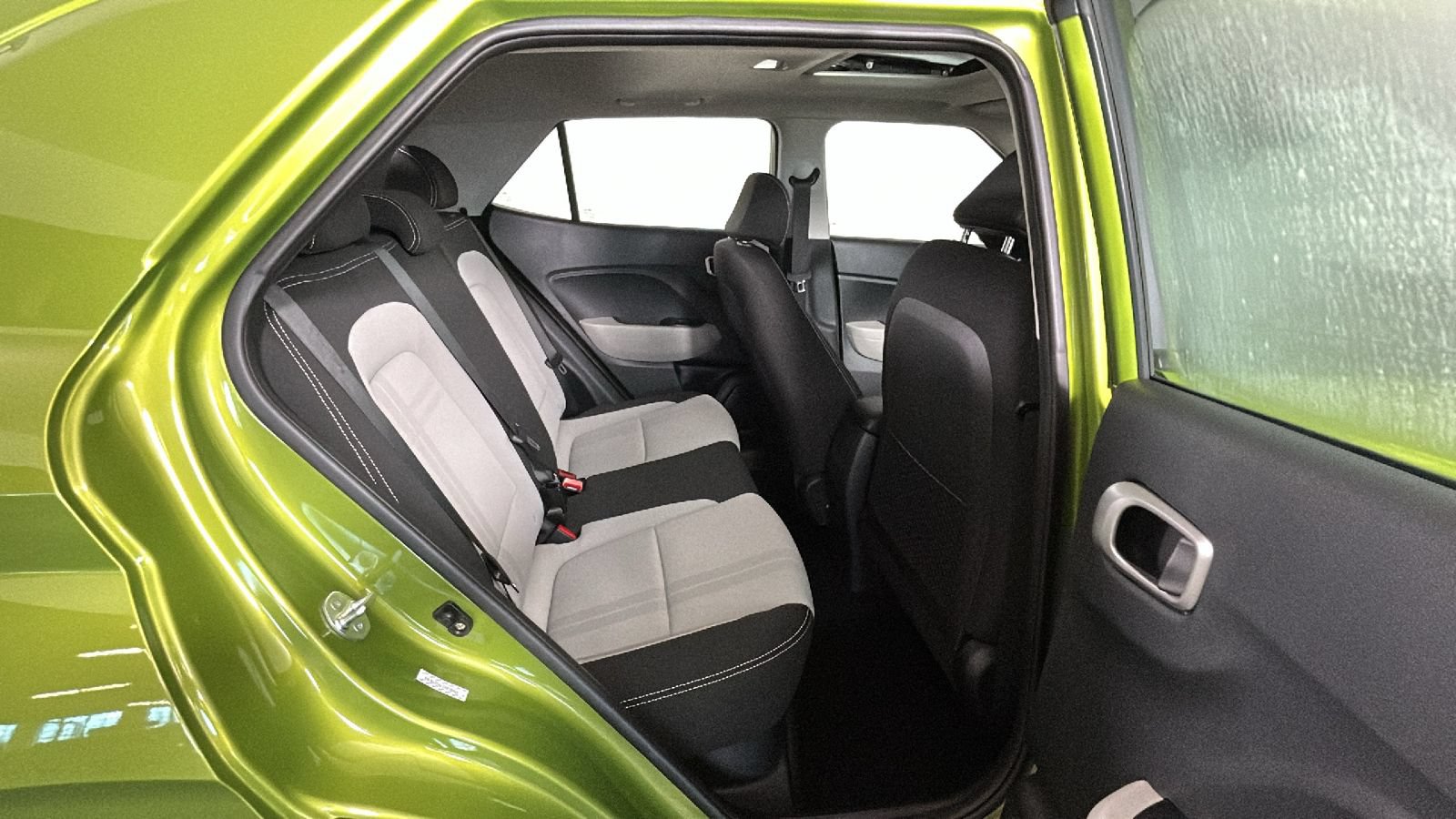 Certified 2023 Hyundai Venue SEL FWD image 34