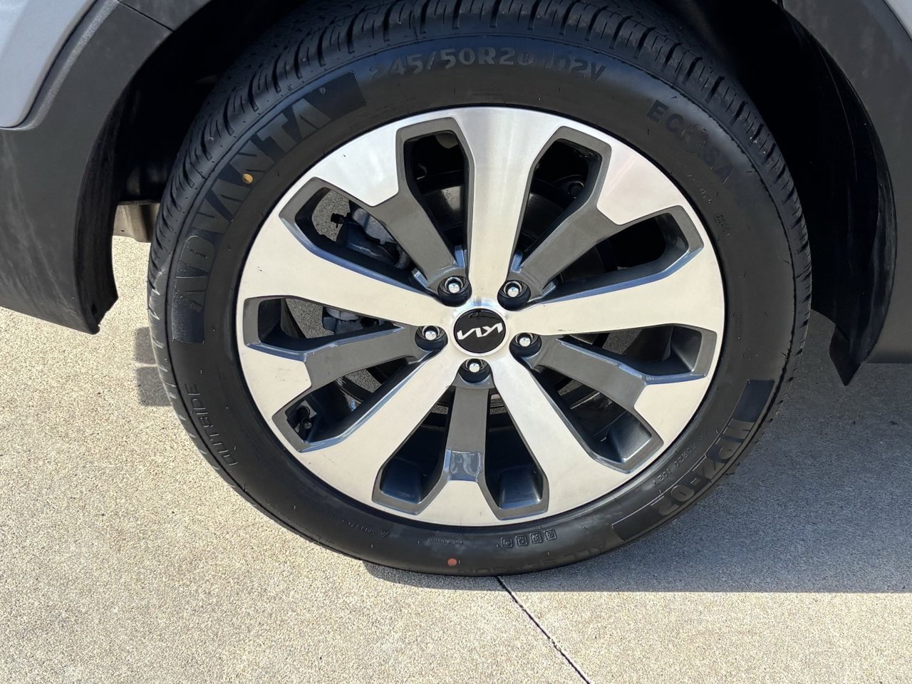 Used 2022 Kia Telluride EX w/ EX Premium Package FWD image 7