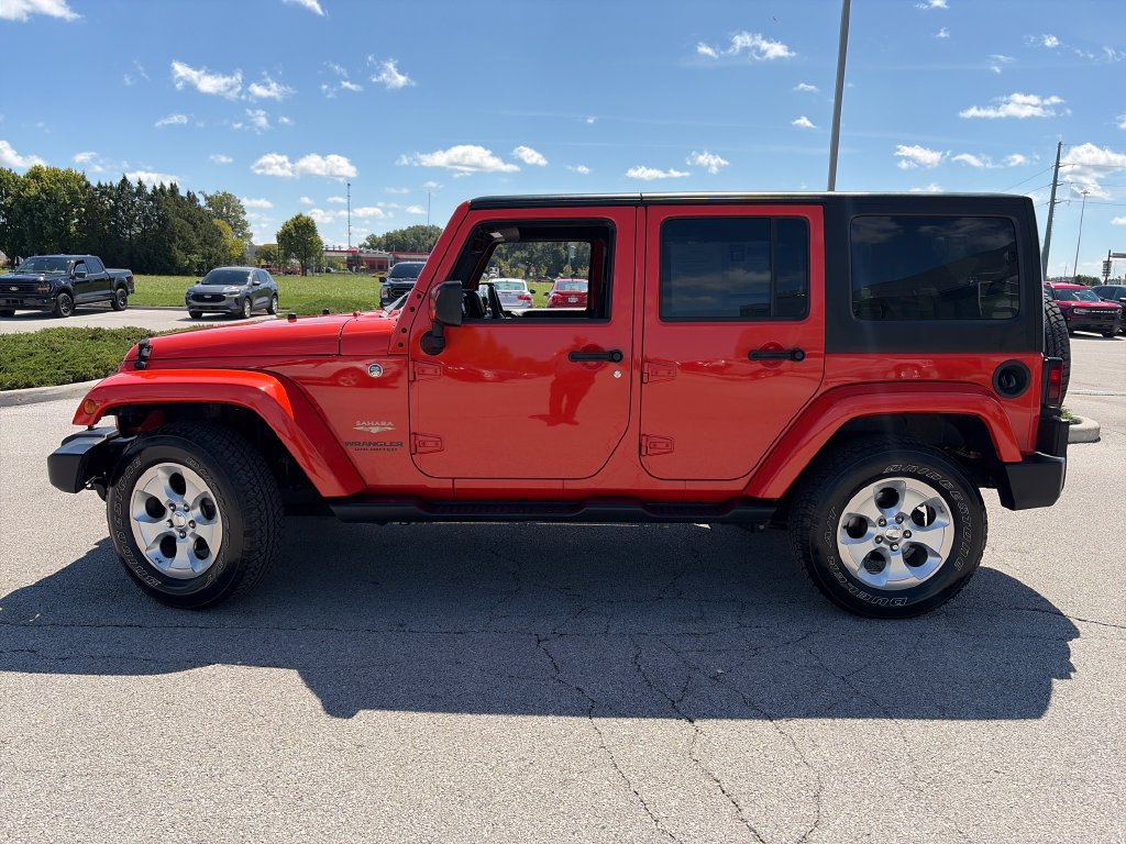 Used 2015 Jeep Wrangler Unlimited Sahara w/ Connectivity Group AWD/4WD image 4