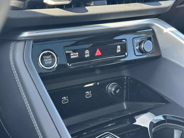 Used 2025 Audi Q5 Premium Plus w/ Premium Plus AWD/4WD image 32