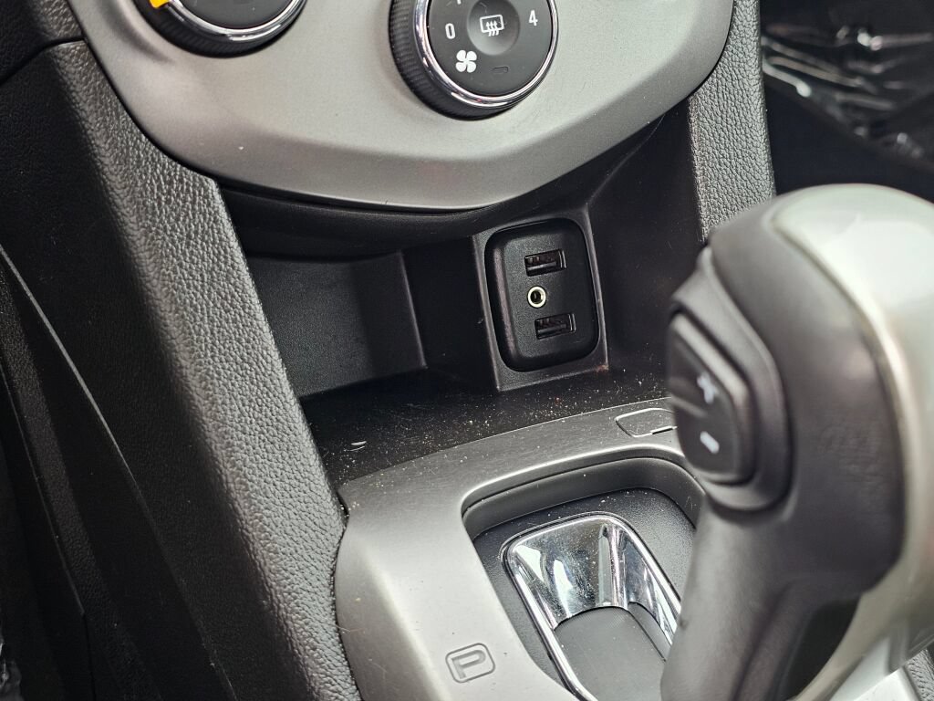 Used 2019 Chevrolet Sonic Premier FWD image 34