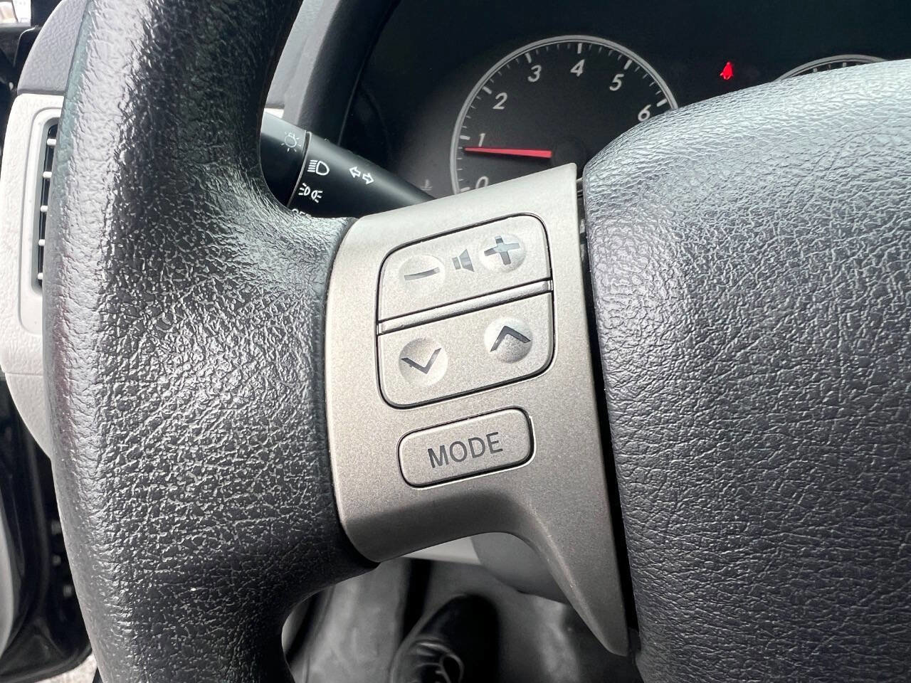 Used 2012 Toyota Corolla LE FWD image 17