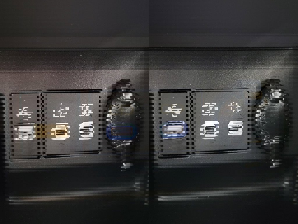 Used 2023 Toyota Highlander Limited image 26