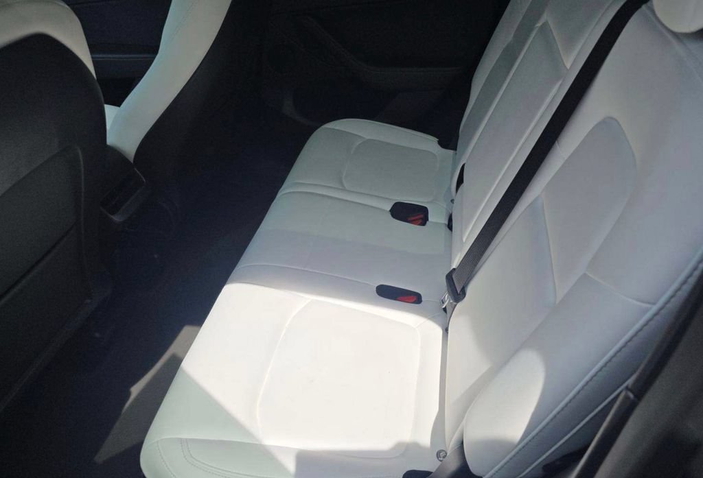 Used 2023 Tesla Model Y Long Range AWD/4WD image 4
