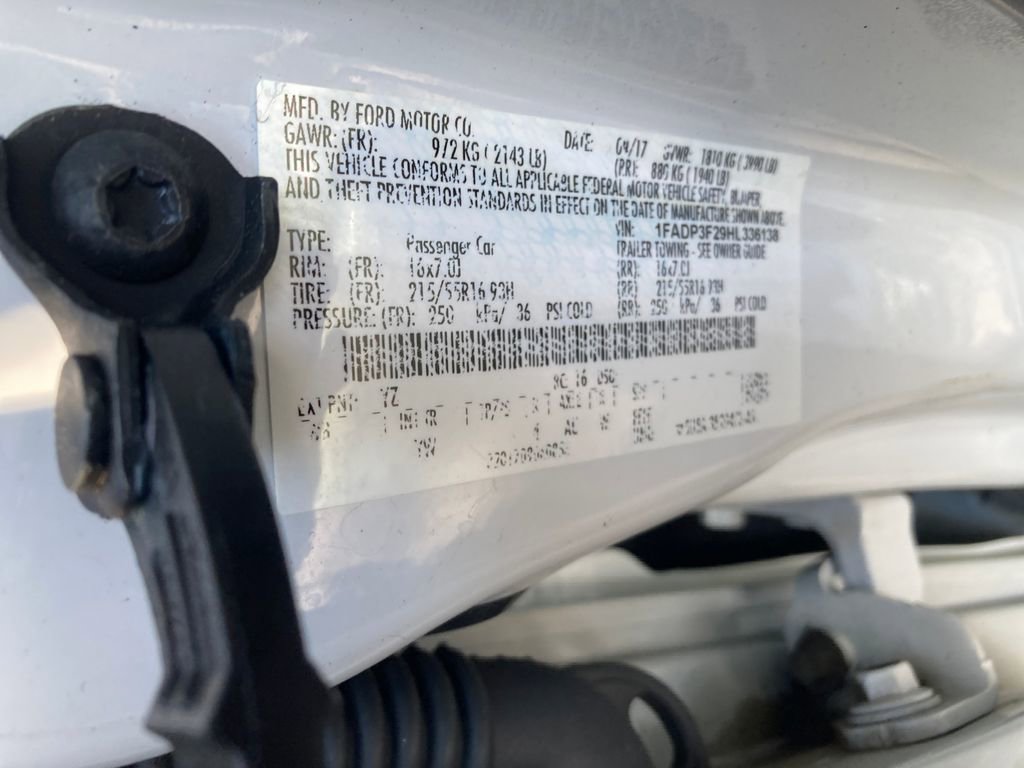 Used 2017 Ford Focus SE w/ Cold Weather Package image 39