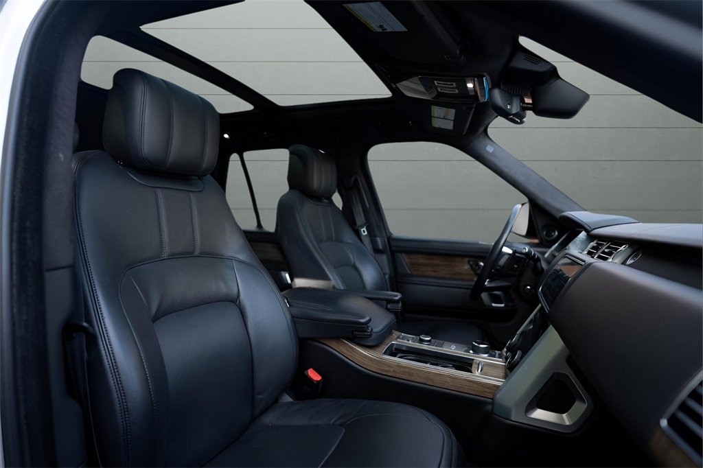 Used 2020 Land Rover Range Rover HSE image 21