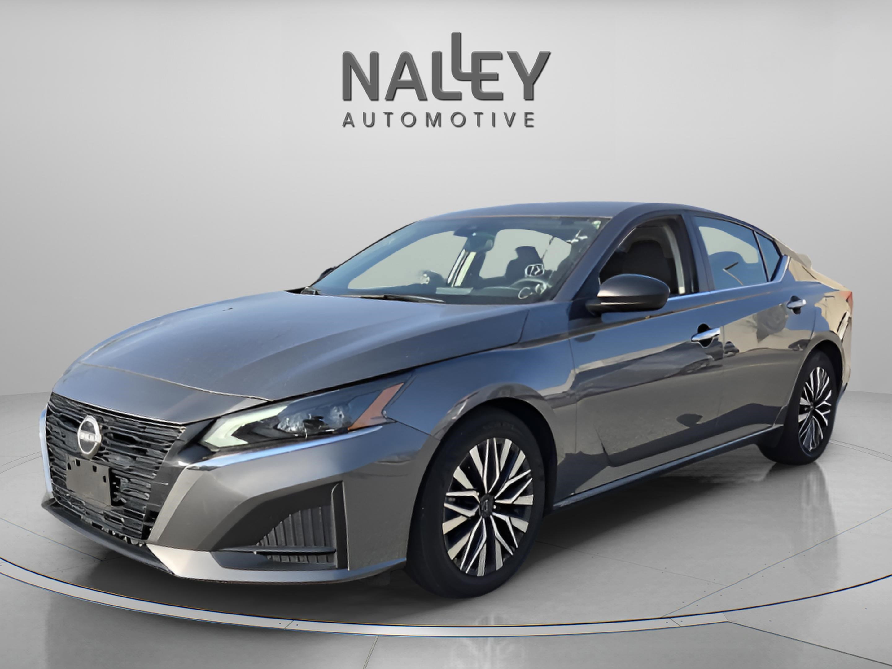 Used 2024 Nissan Altima 2.5 SV image 1