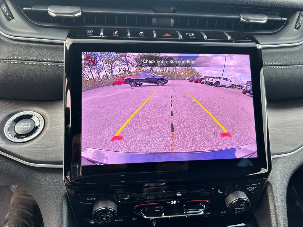 New 2025 Jeep Grand Cherokee L Limited w/ Black Appearance Package image 15