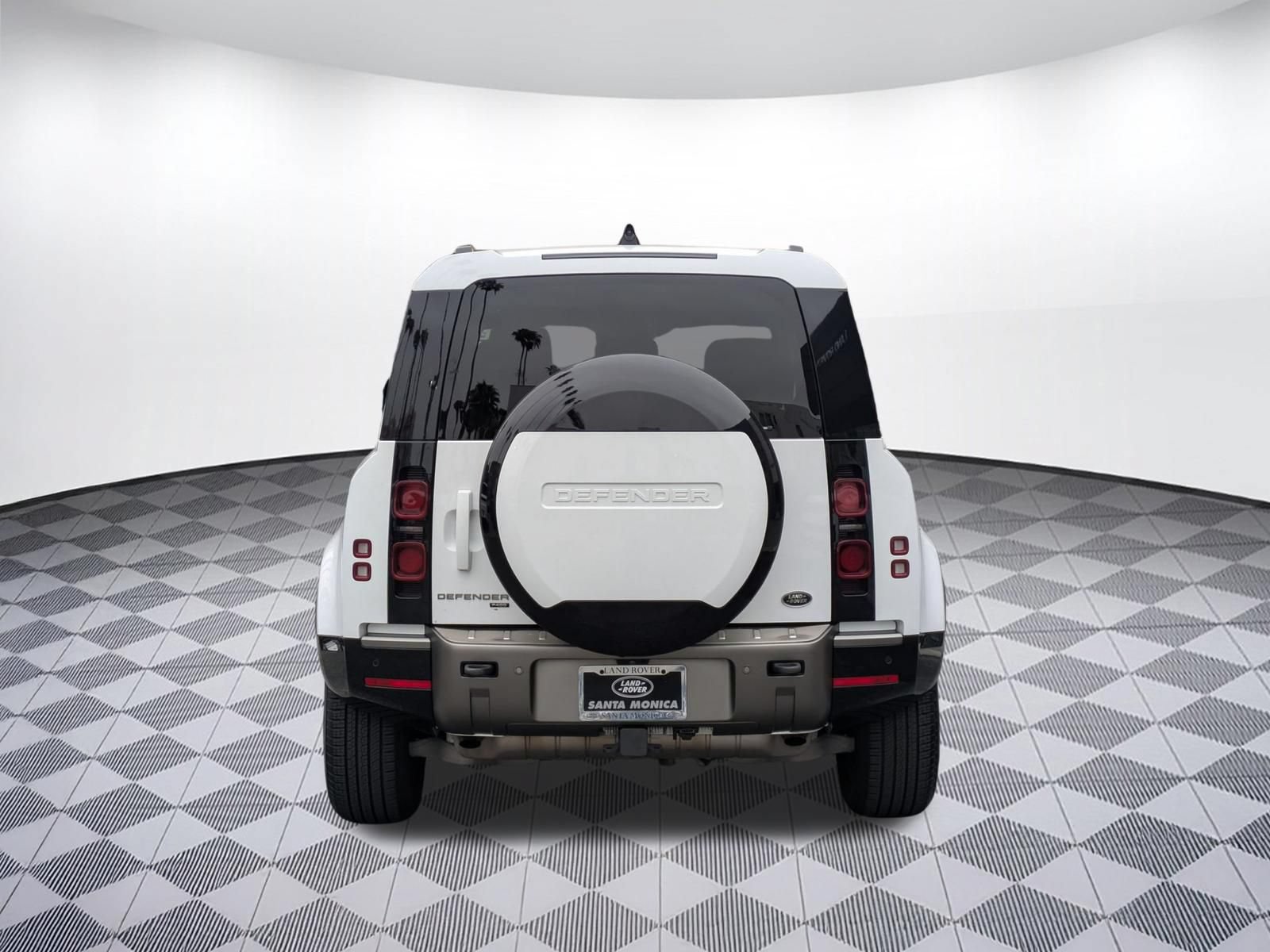 Used 2022 Land Rover Defender 110 X-Dynamic HSE AWD/4WD image 4