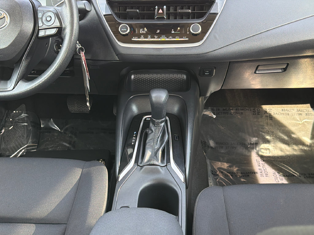 Used 2025 Toyota Corolla LE FWD image 14