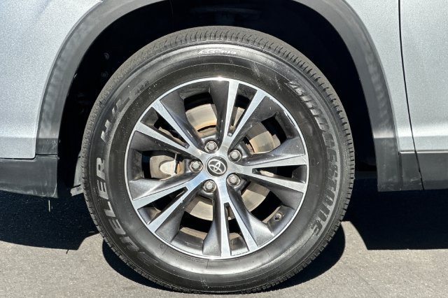Certified 2019 Toyota Highlander LE FWD image 31