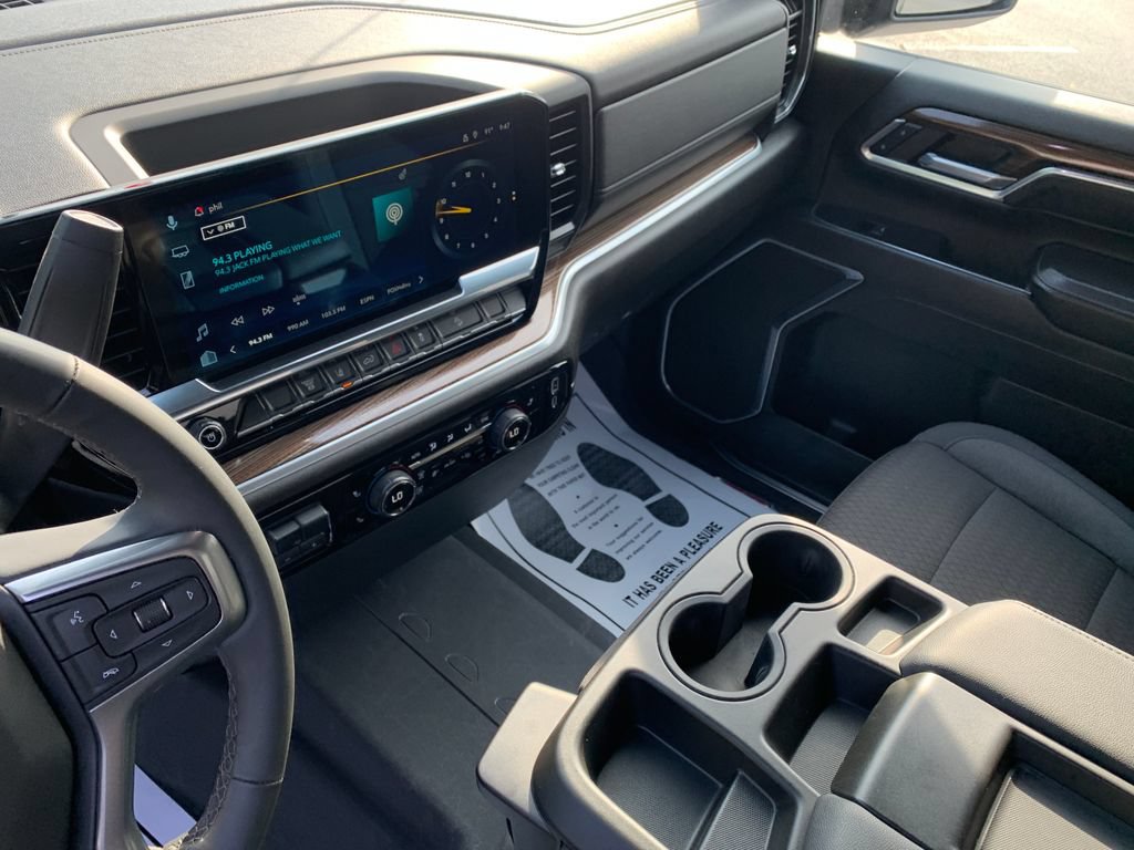 Used 2024 Chevrolet Silverado 2500 LT AWD/4WD image 12