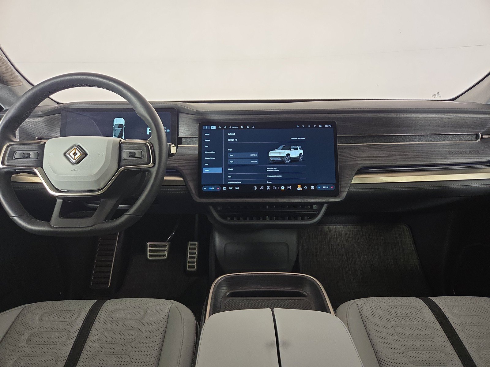 Used 2024 Rivian R1S Adventure AWD/4WD image 27