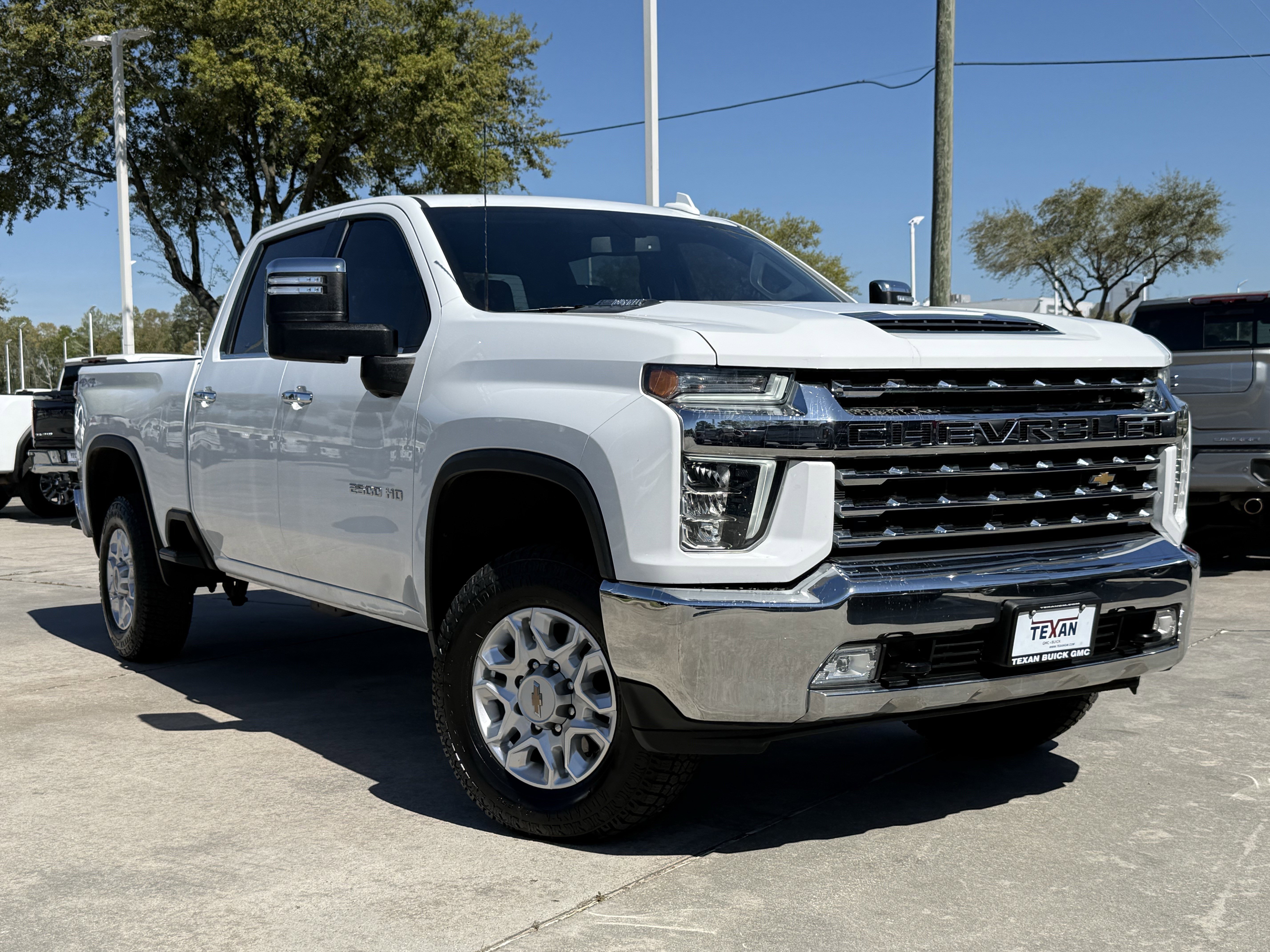 Used 2021 Chevrolet Silverado 2500 LTZ image 2