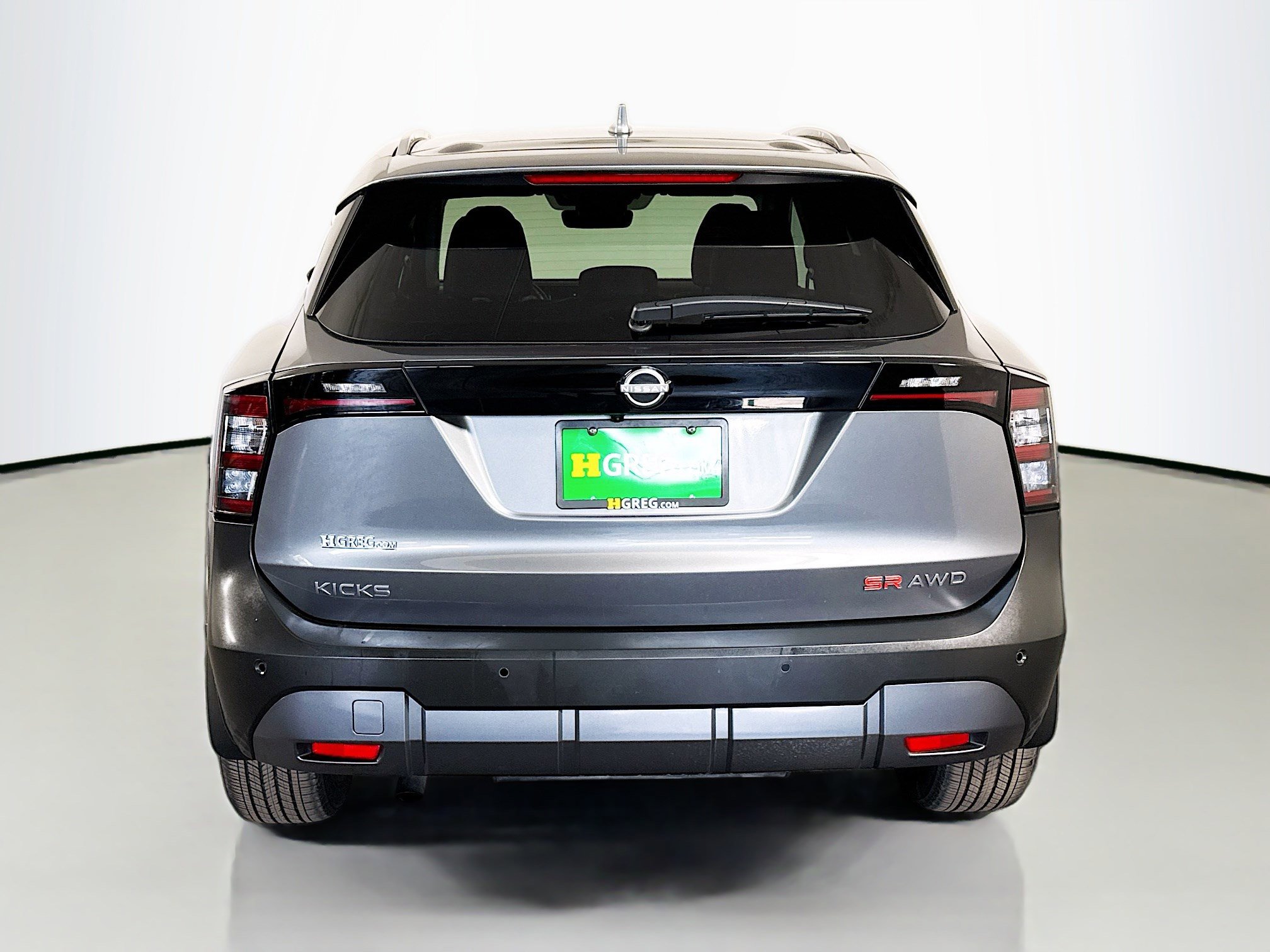 Used 2025 Nissan Kicks SR w/ Interior Electronics Package image 8