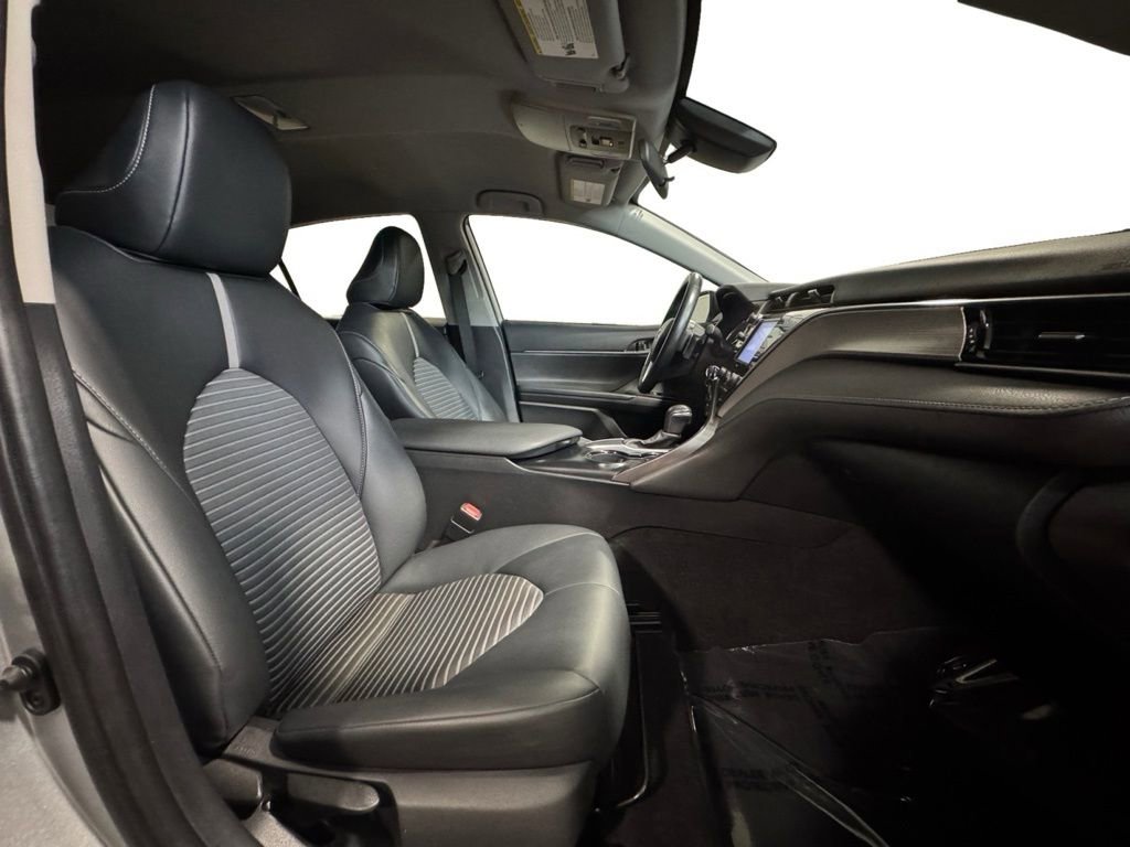 Used 2020 Toyota Camry SE image 12