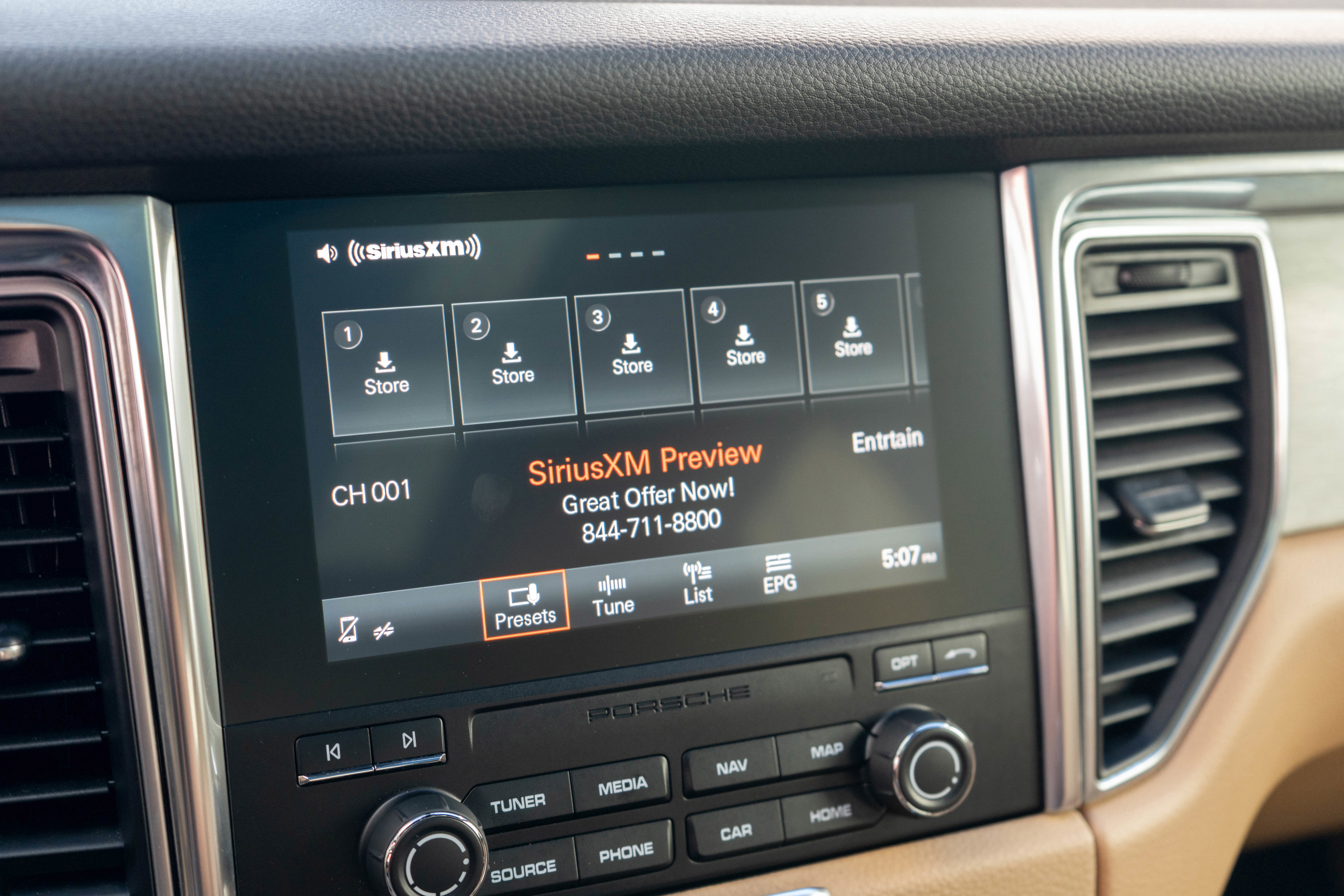 Used 2017 Porsche Macan S w/ Premium Package Plus AWD/4WD image 18