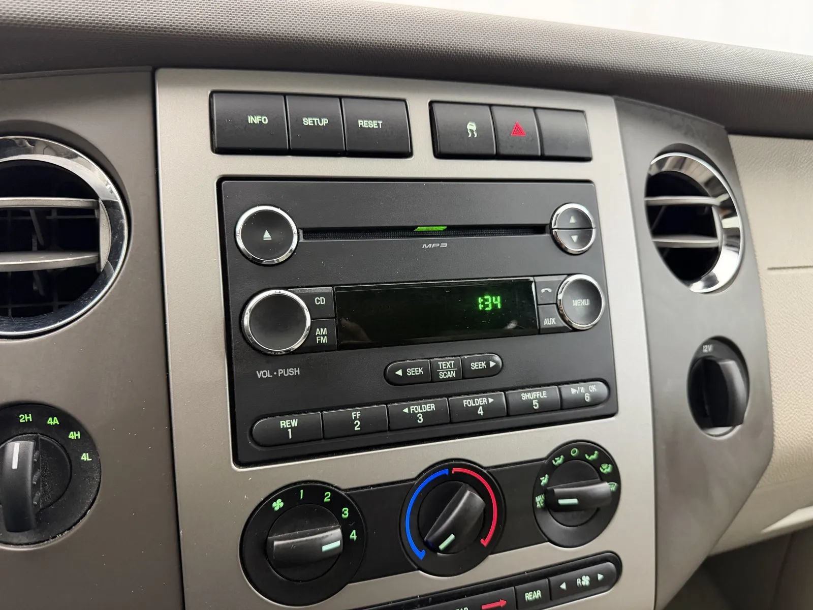 Used 2011 Ford Expedition XLT AWD/4WD image 16