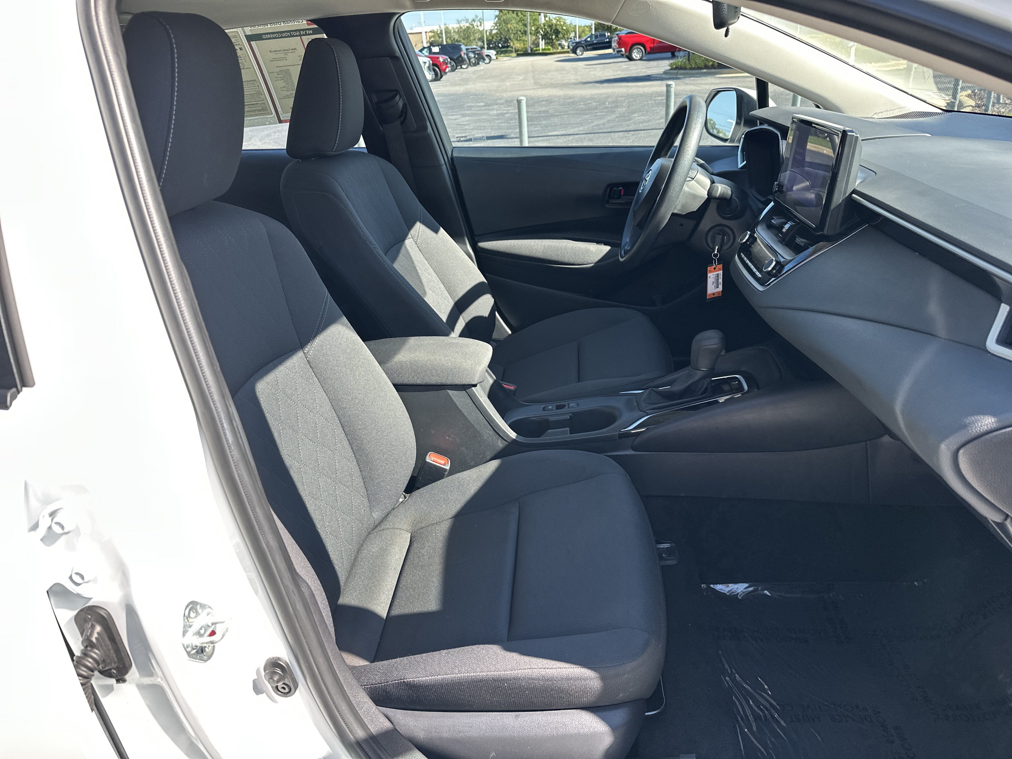 Used 2024 Toyota Corolla LE FWD image 33