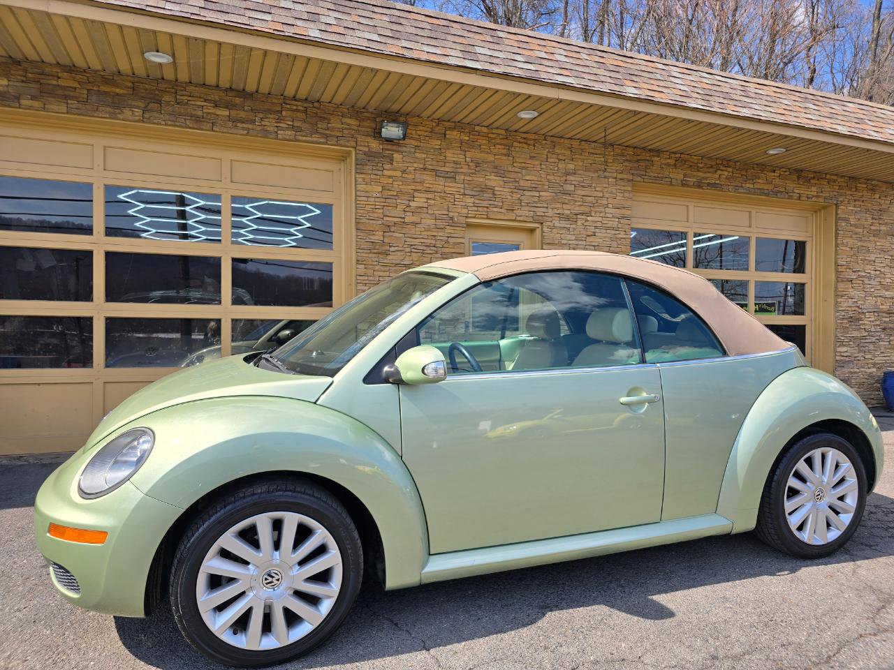 Used 2008 Volkswagen Beetle SE image 61