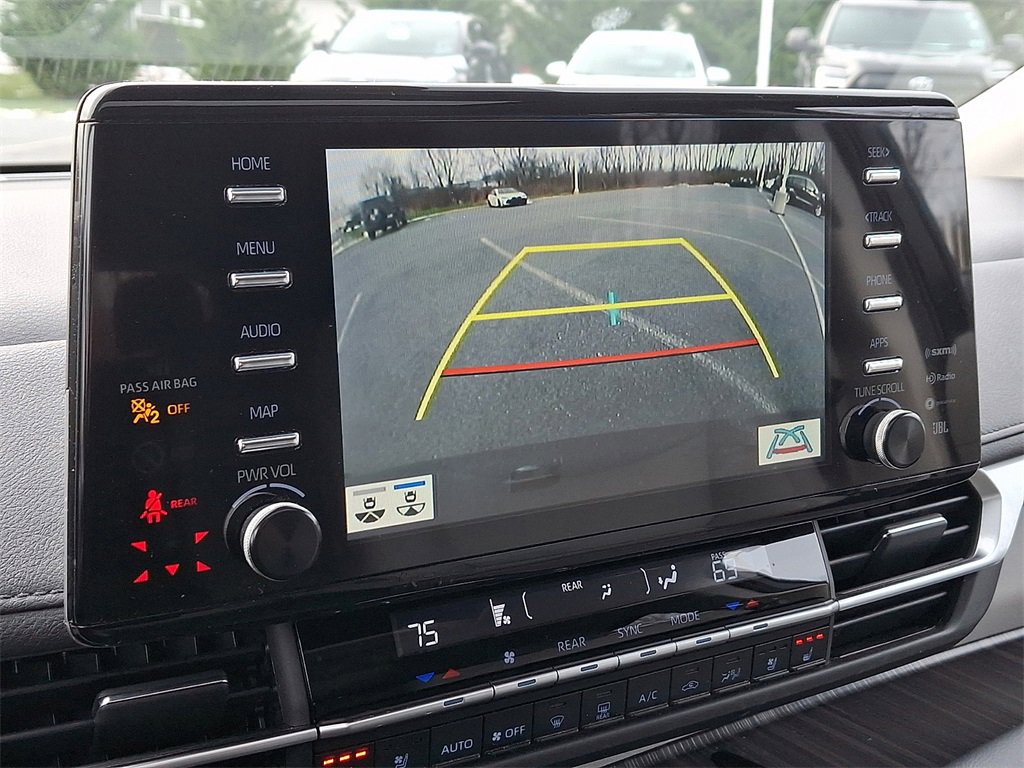 Certified 2024 Toyota Sienna Limited image 17