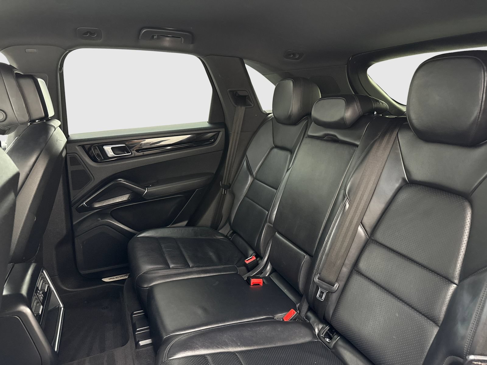 Used 2019 Porsche Cayenne AWD/4WD image 38