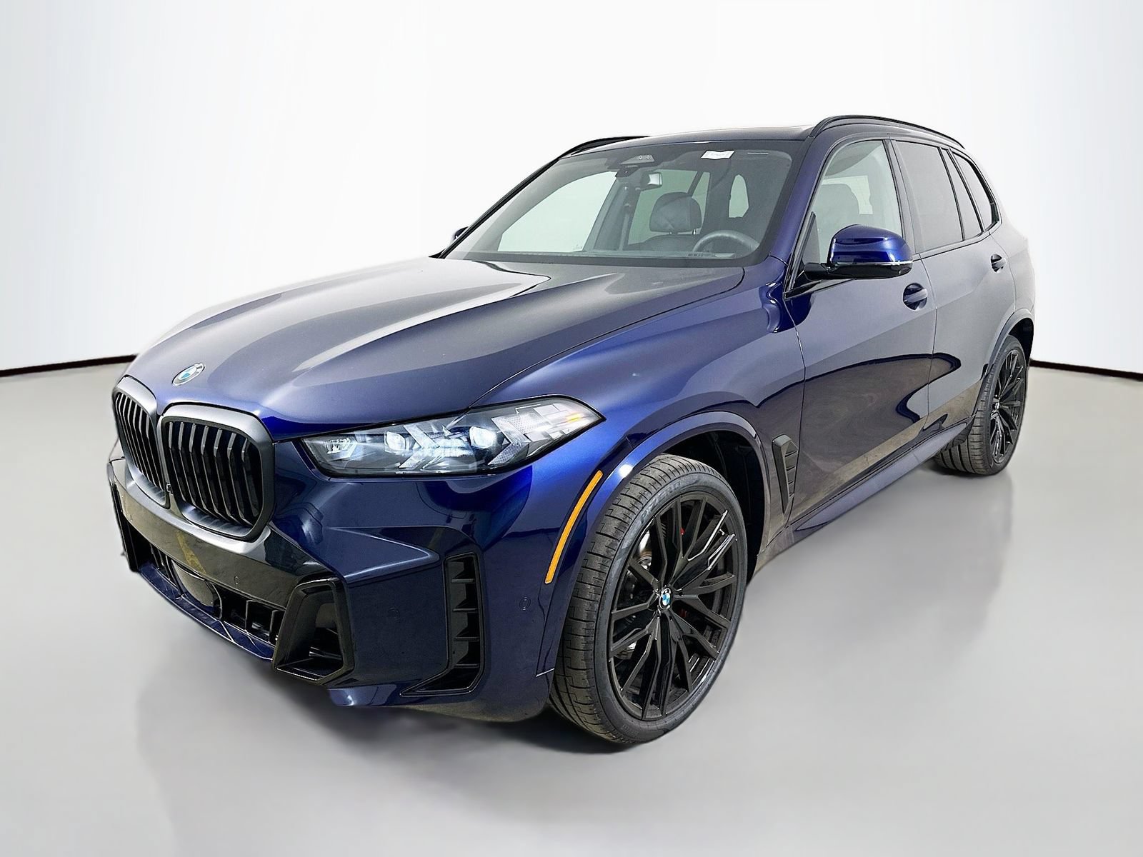 New 2026 BMW X5 xDrive40i w/ M Sport Package AWD/4WD image 1