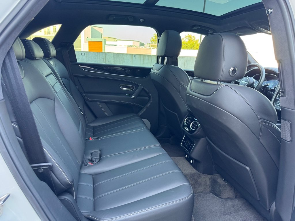 Used 2019 Bentley Bentayga AWD/4WD image 25