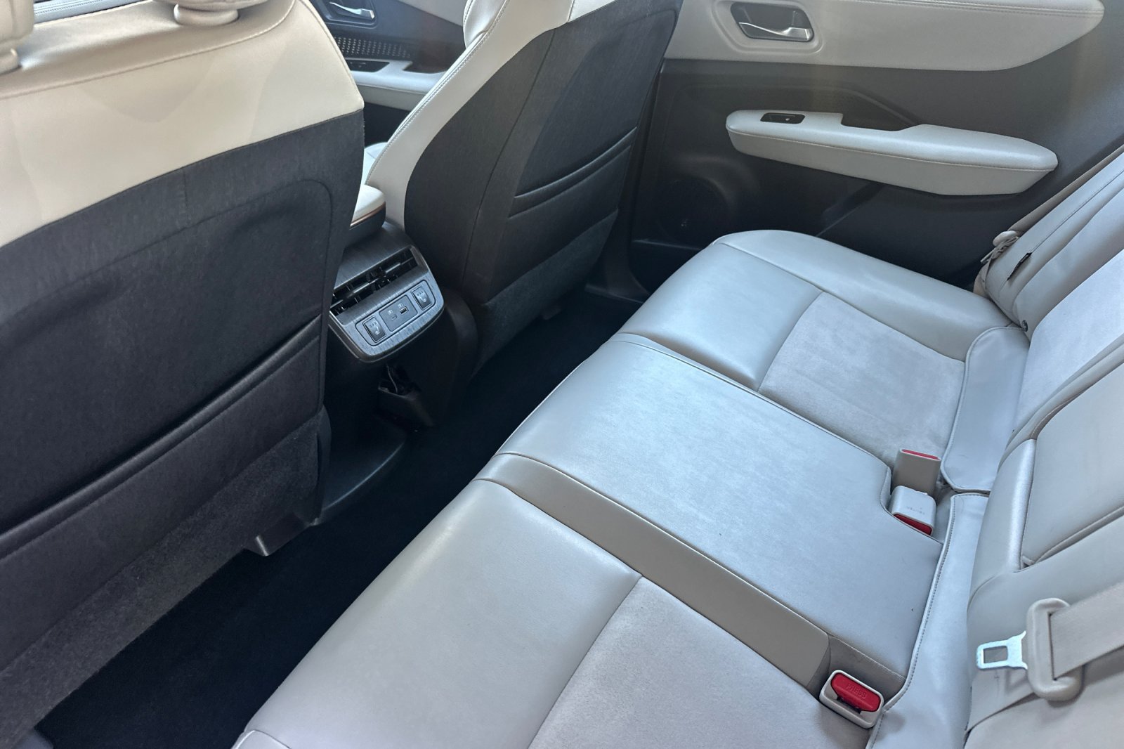 Certified 2023 Nissan Ariya FWD image 15