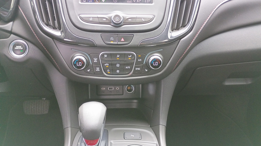 Used 2023 Chevrolet Equinox RS FWD image 18
