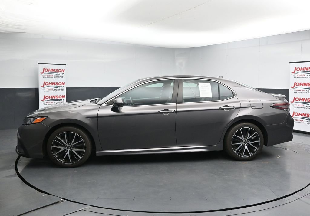 Used 2022 Toyota Camry SE FWD image 5