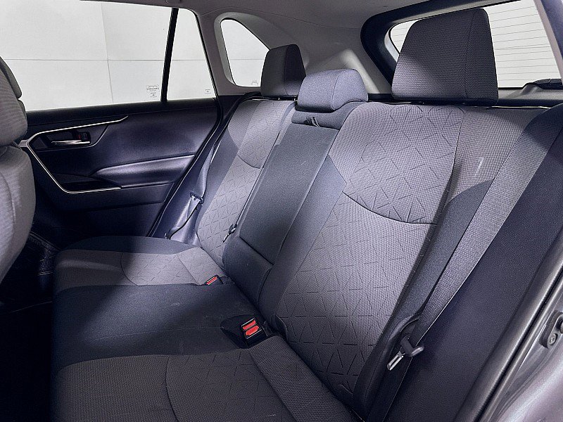 Used 2020 Toyota RAV4 XLE w/ Convenience Package image 21