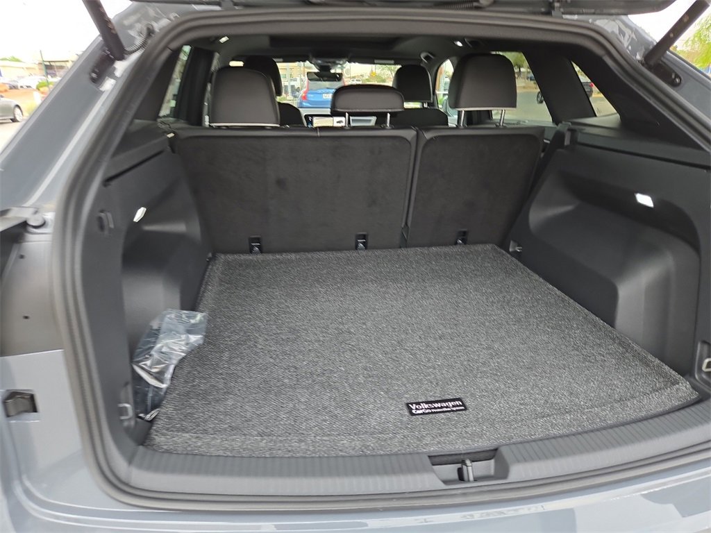 New 2025 Volkswagen Atlas Cross Sport SEL Premium R-Line image 15