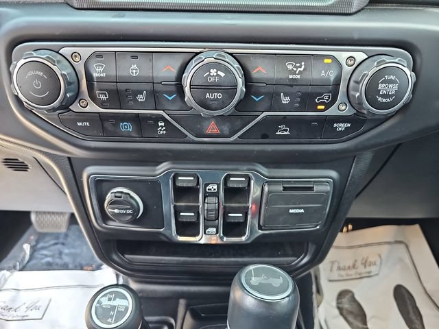 Used 2022 Jeep Wrangler Unlimited Sahara w/ Cold Weather Group AWD/4WD image 27