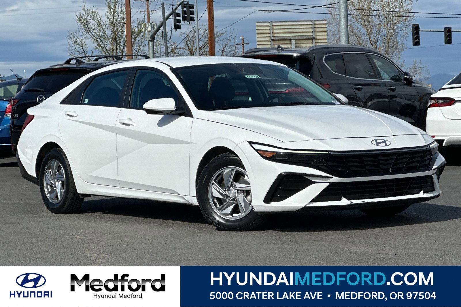 Used 2024 Hyundai Elantra SE FWD image 1