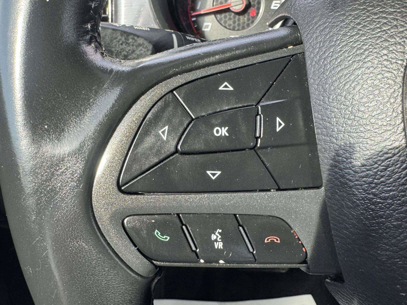 Used 2018 Dodge Charger SXT RWD image 21