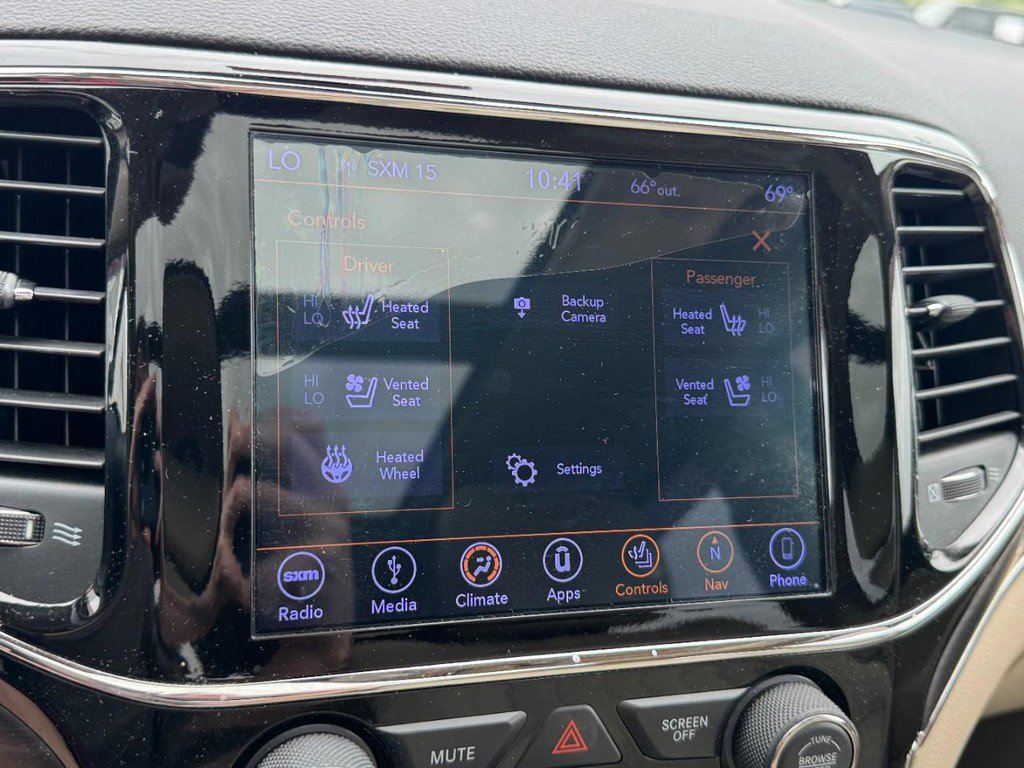 Used 2019 Jeep Grand Cherokee Limited w/ Luxury Group II AWD/4WD image 24