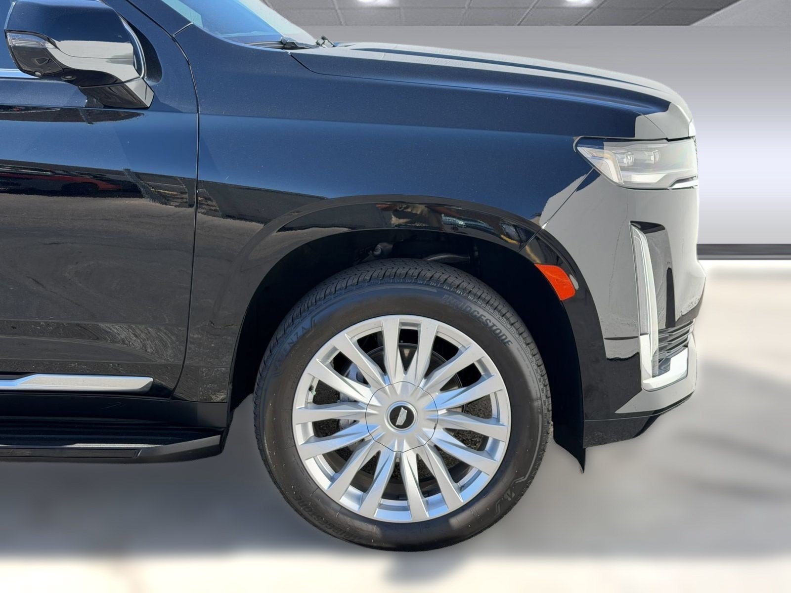 Used 2023 Cadillac Escalade Luxury AWD/4WD image 11