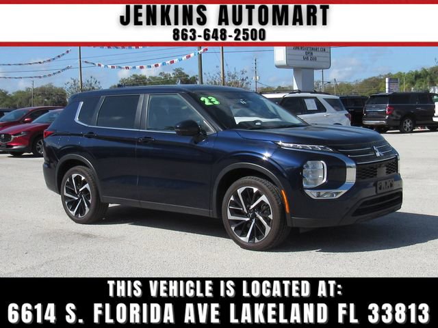 Used 2023 Mitsubishi Outlander SE image 1