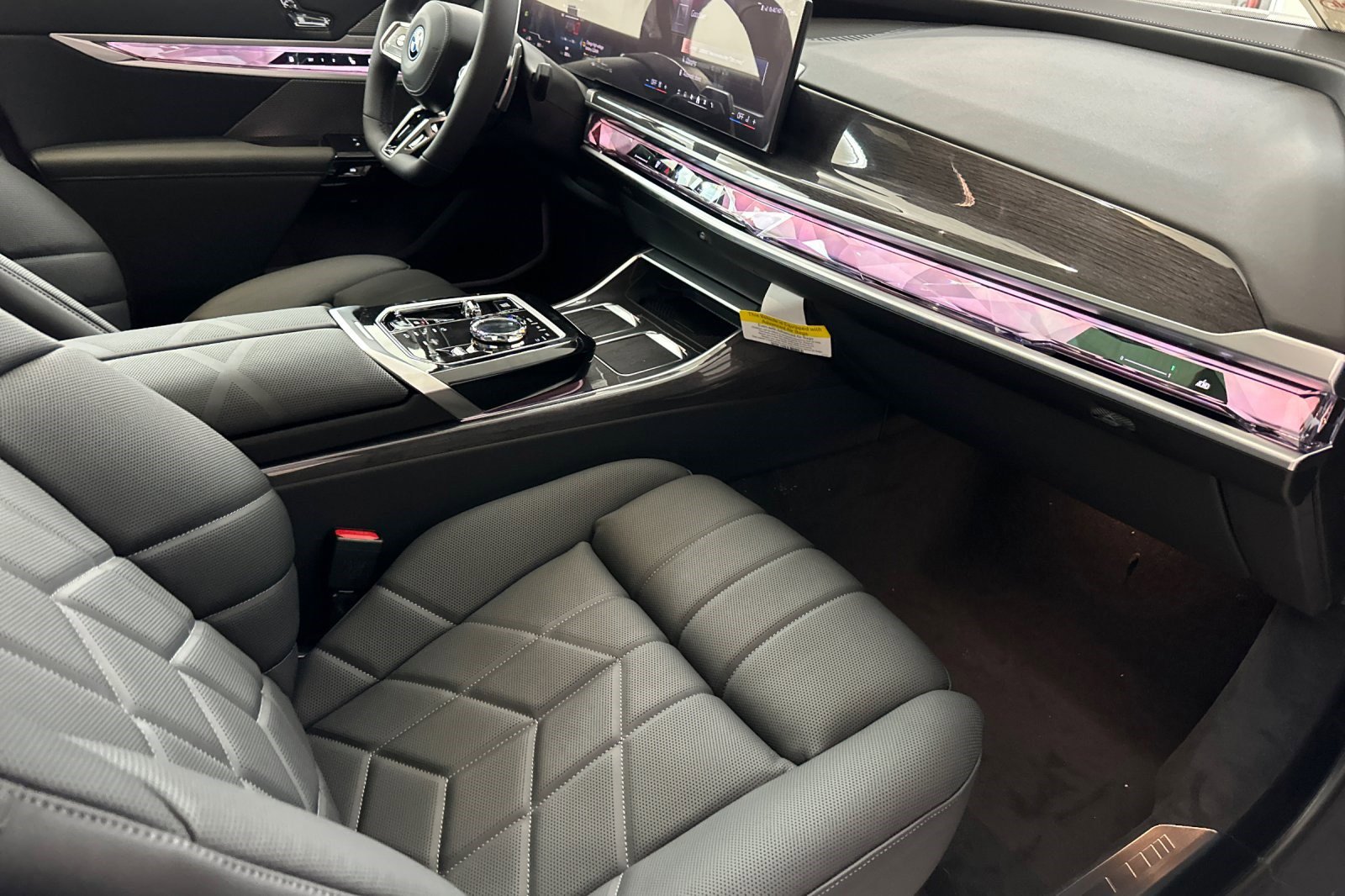 New 2026 BMW 750e xDrive w/ Executive Package AWD/4WD image 27