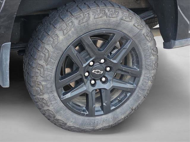 Used 2025 Chevrolet Silverado 1500 LT Trail Boss w/ Convenience Package II image 17