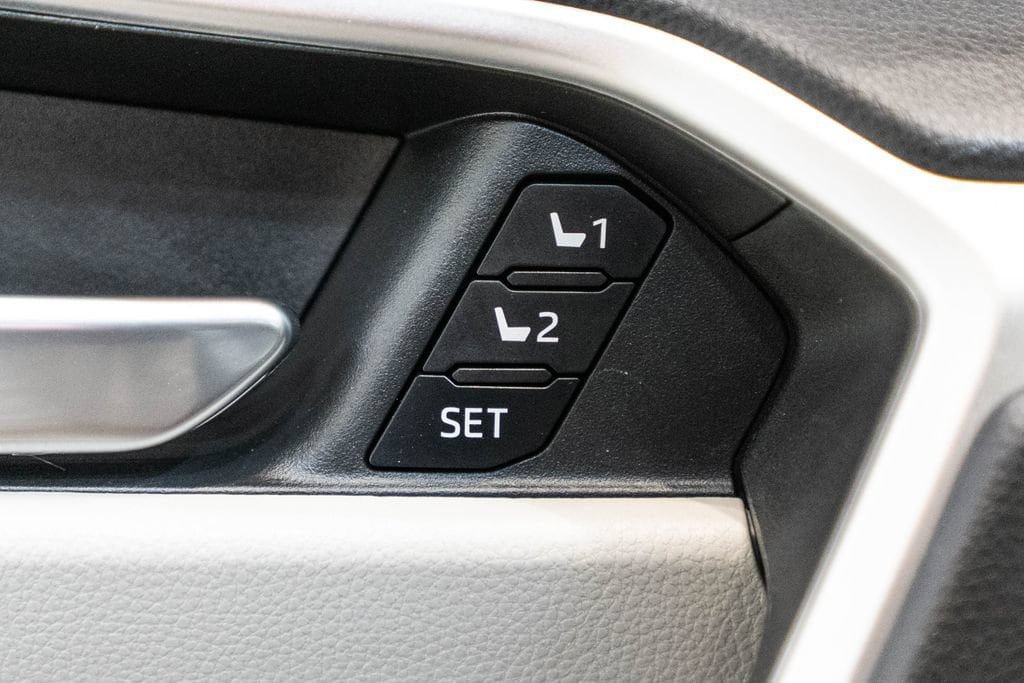 Used 2023 Toyota RAV4 XLE Premium AWD/4WD image 21
